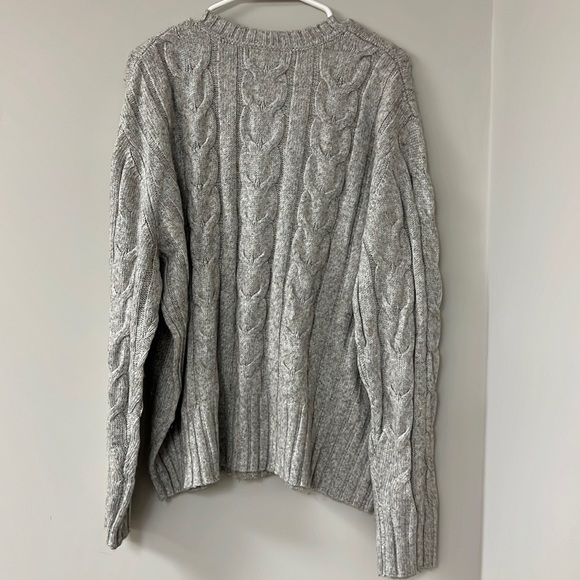 Women’s Size XX-Large Banana Republic Brand Cable Knit Sweater in Heather Grey - Picture 8 of 9